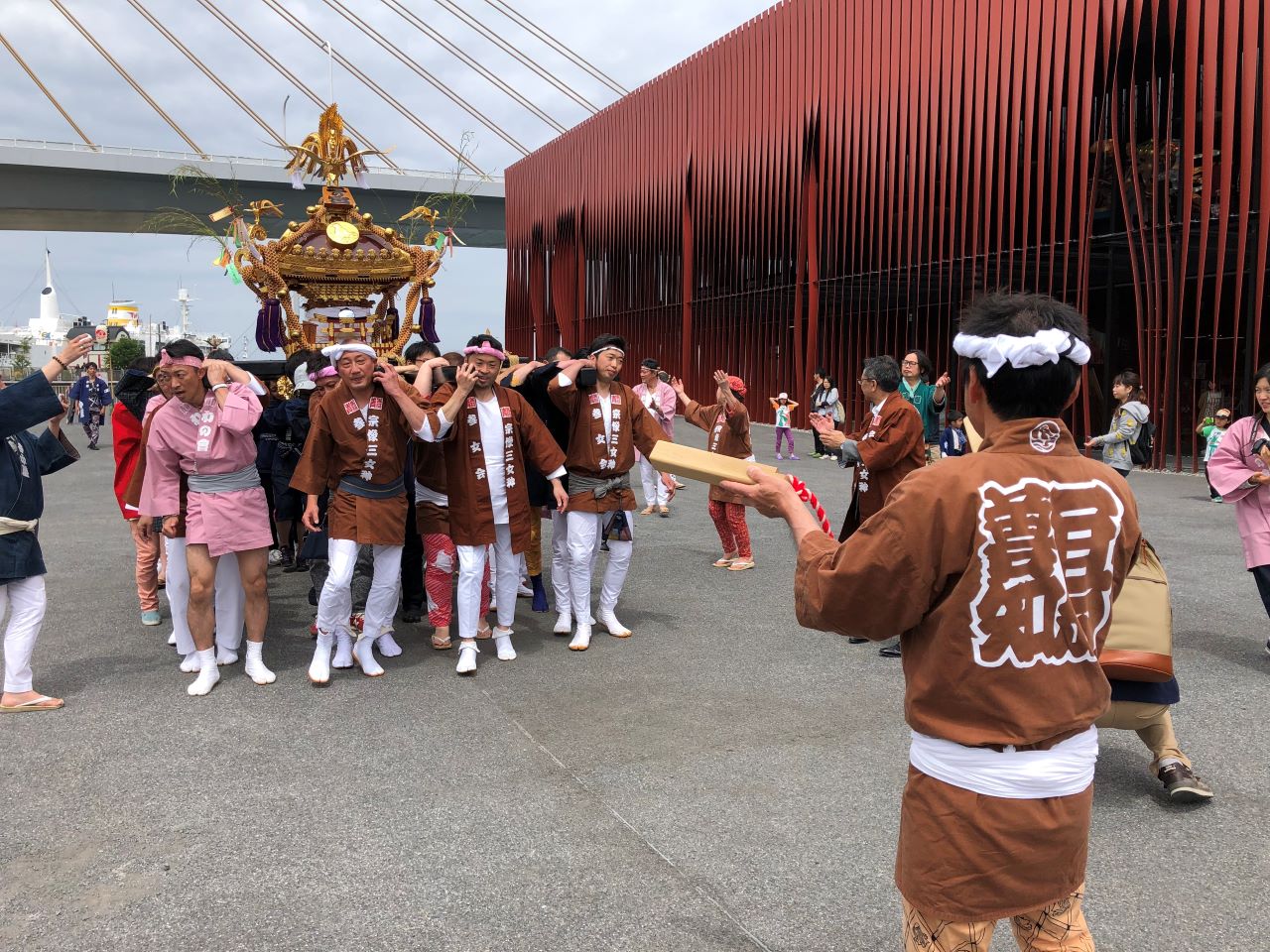 青森港浜参宮AWFRO神輿祭の様子2